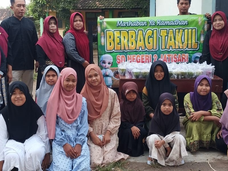 BERBAGI TAKJIL DAN BUKA BERSAMA SD NEGERI 2 JATISARI